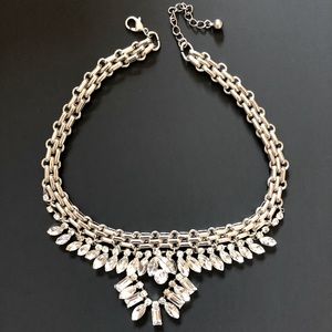 Elegant crystal necklace